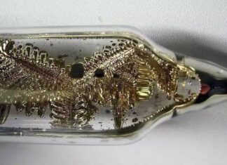 Kim Loại Mềm Nhất: Khám Phá Tính Chất, Ứng Dụng Thực Tiễn Lithi, tính mềm dẻo đặc biệt khiến nó trở nên độc đáo